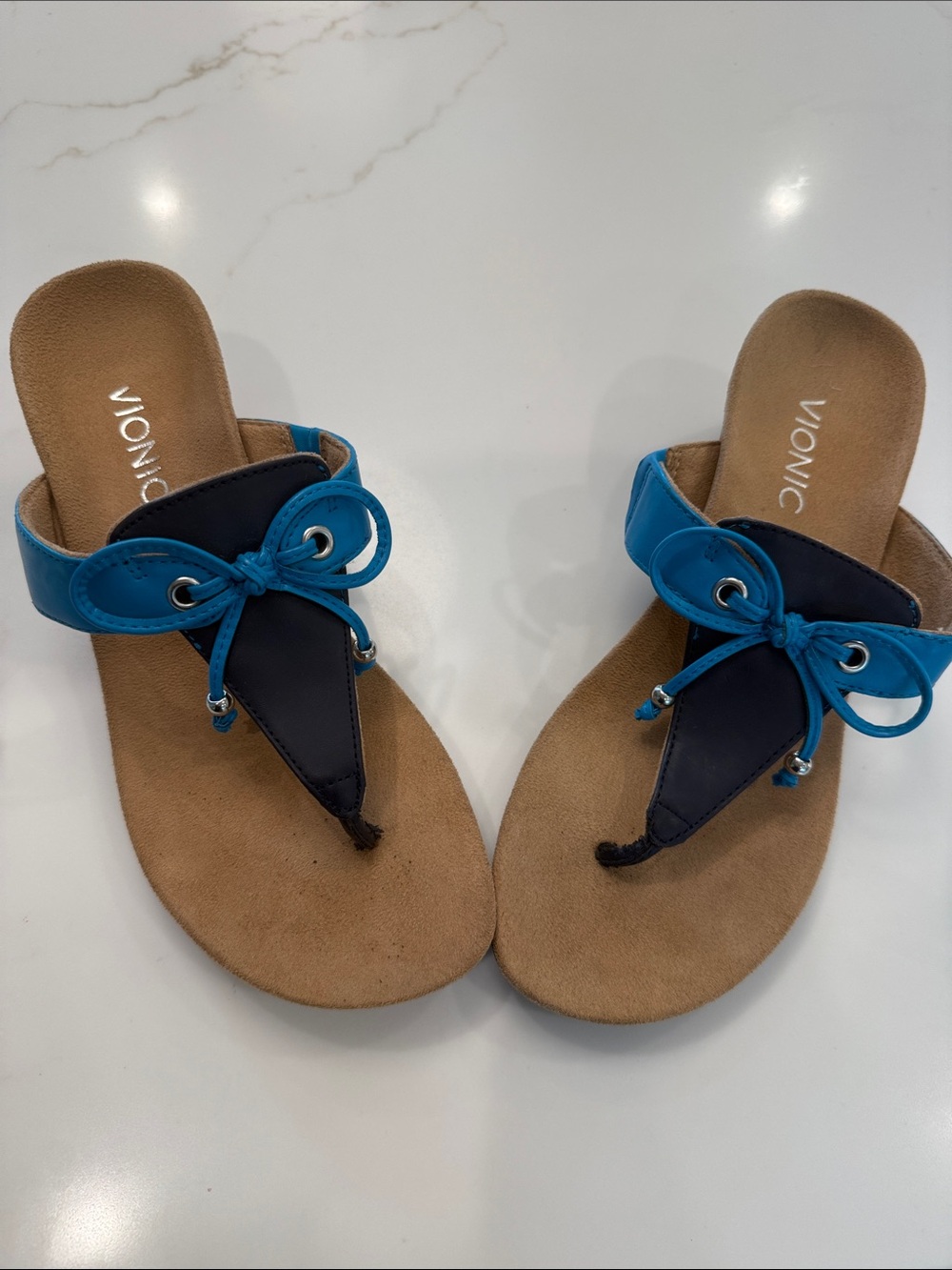 Vionic Blue and Navy Leather Bow Thong Sandals